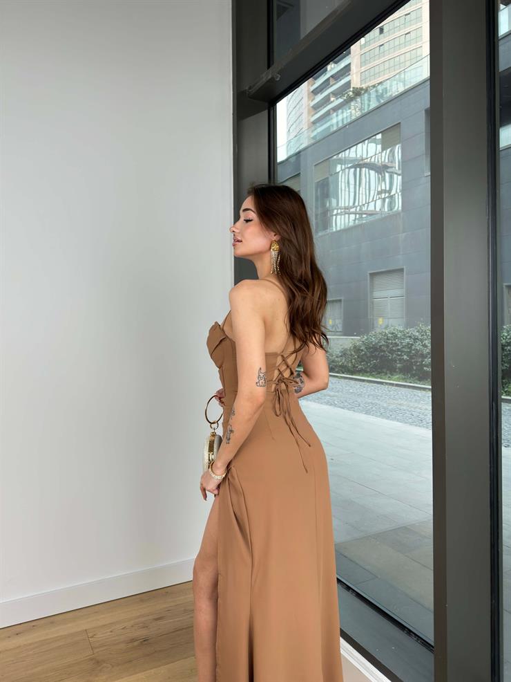 İnce Arkadan Çapraz Askılı Degaje Yaka Beli Korse Detaylı Bell Kadın Kahve Elbise 24Y115