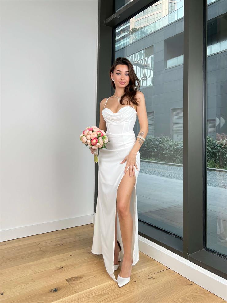 İnce Arkadan Çapraz Askılı Degaje Yaka Beli Korse Detaylı Bell Kadın Beyaz Elbise 24Y115