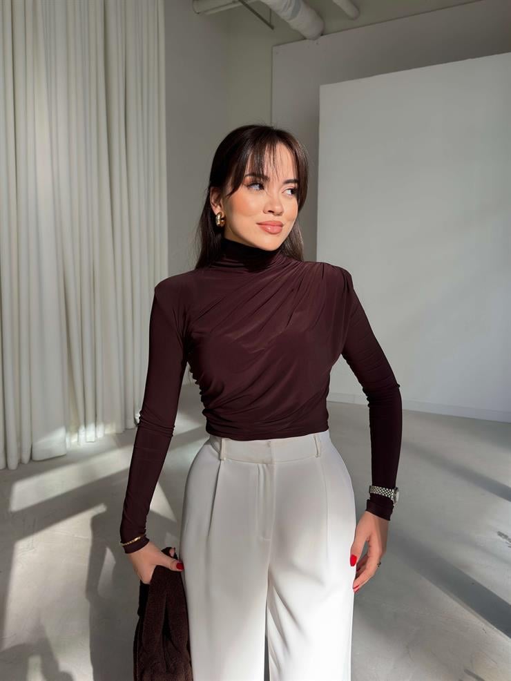 Boğazlı Yanı Drape Detaylı Belmade Kahve Kadın Bluz 26K113