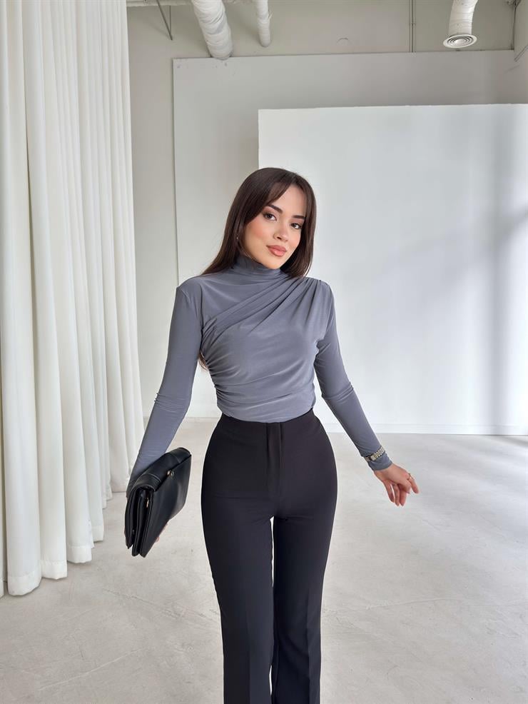 Boğazlı Yanı Drape Detaylı Belmade Gri Kadın Bluz 26K113