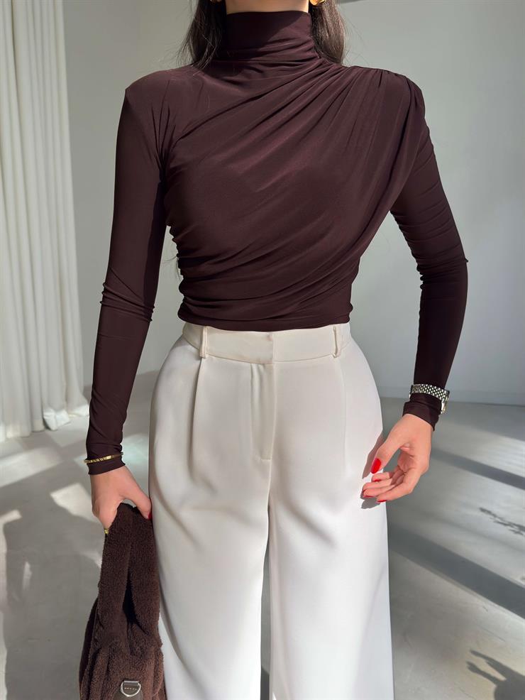 Boğazlı Yanı Drape Detaylı Belmade Kahve Kadın Bluz 26K113