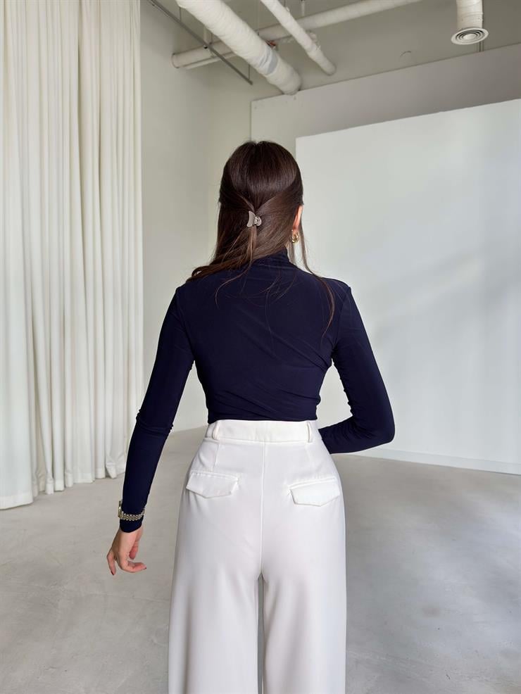 Boğazlı Yanı Drape Detaylı Belmade Lacivert Kadın Bluz 26K113