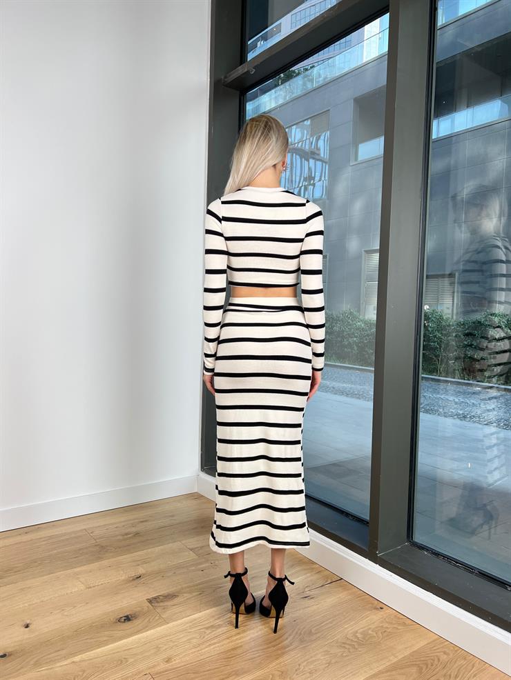 Uzun Kollu Crop Düğme Detaylı Yırtmaçlı Etek Bengali Kadın Çizgili Ekru Triko Takım 24k000143