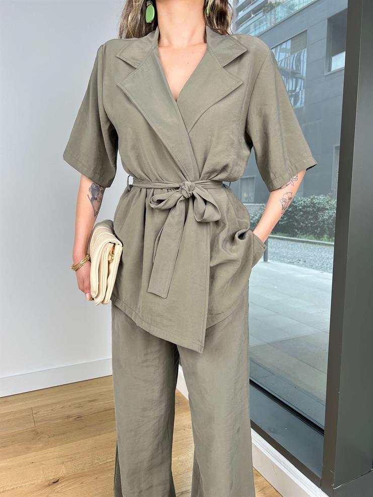Kısa Kol Kruvaze Belden Bağlamalı Bluz Yüksek Bel Bol Paça Pantolon Bettır Haki Kadın Takım 25Y139