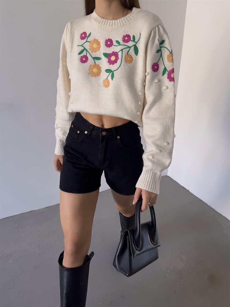 Bisiklet Yaka Çiçek Desenli Todd Kadın Krem Kazak 23K000183