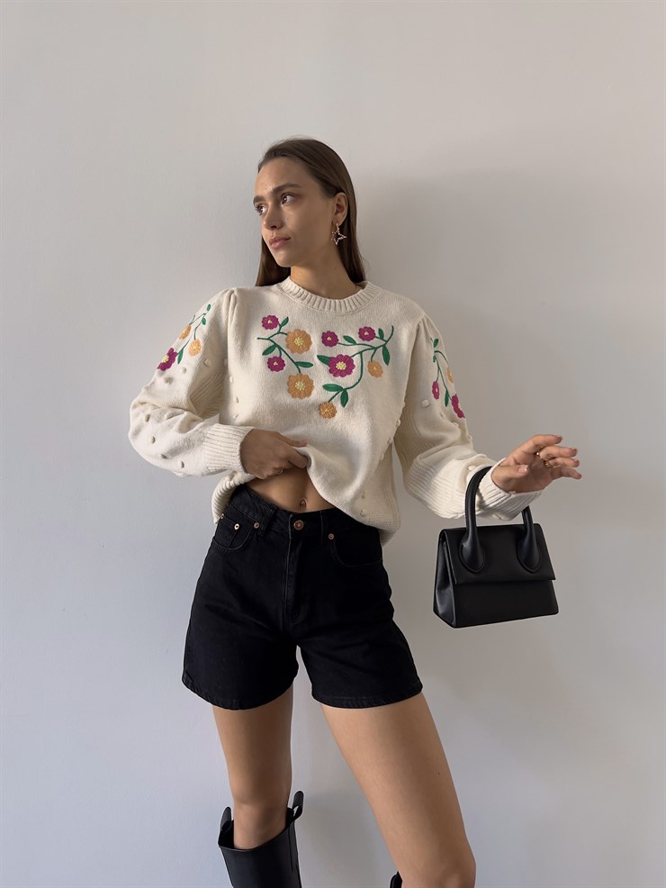 Bisiklet Yaka Çiçek Desenli Todd Kadın Krem Kazak 23K000183