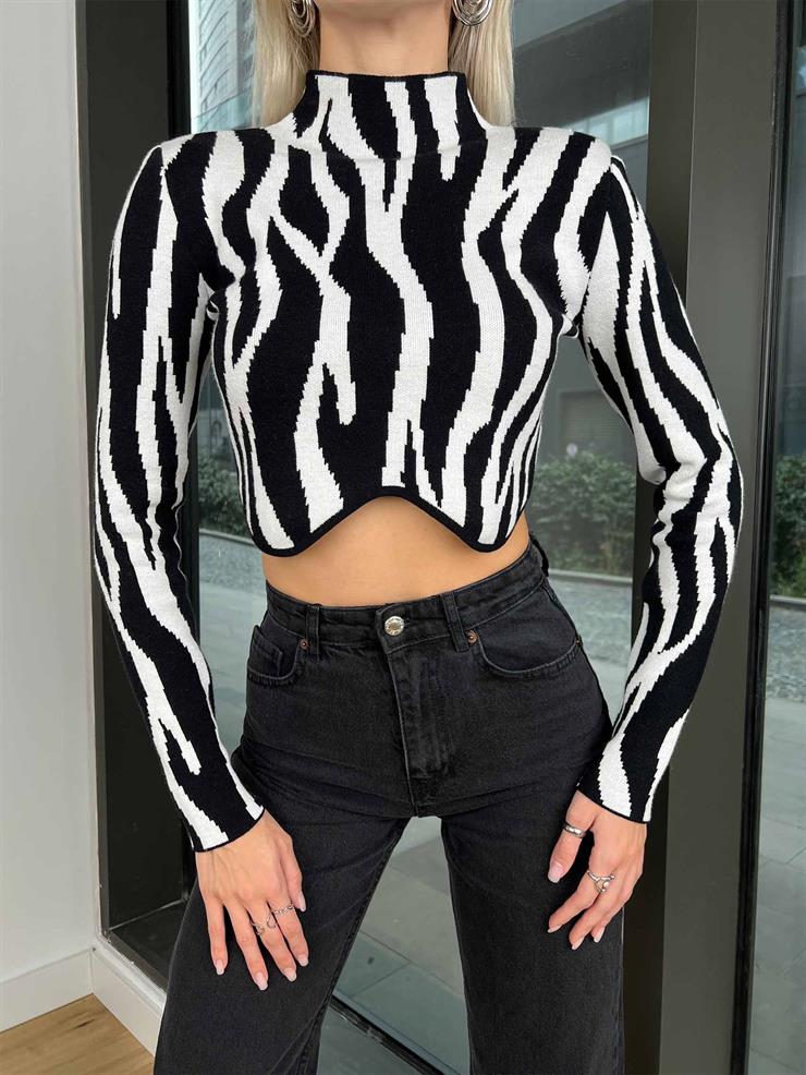 Boğazlı Asimetrik Kesim Wlod Kadın Zebra Desenli Crop Kazak 24k000084