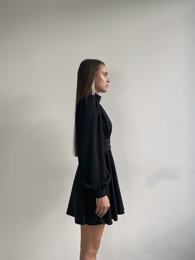 Boğazlı Derin V Yaka Düğmeli Kol Belden Oturtmalı Eteği Volanlı Ivon Kadın Siyah Mini Elbise 23K000029