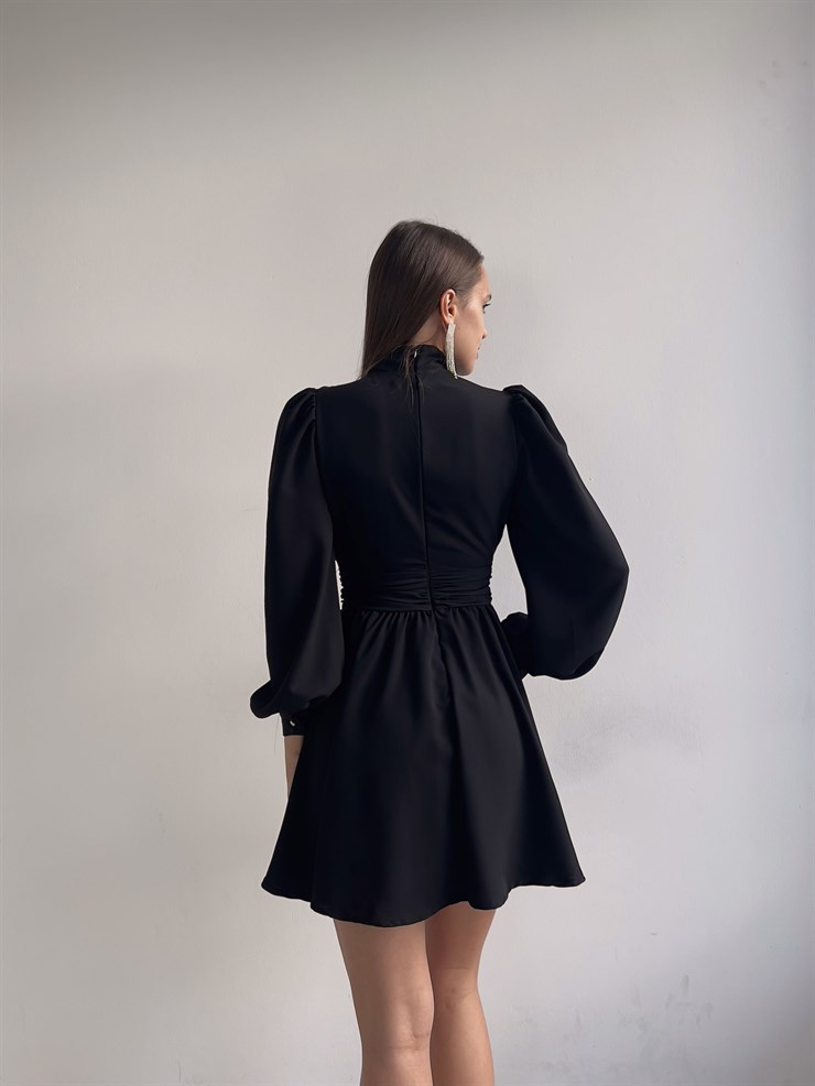 Boğazlı Derin V Yaka Düğmeli Kol Belden Oturtmalı Eteği Volanlı Ivon Kadın Siyah Mini Elbise 23K000029