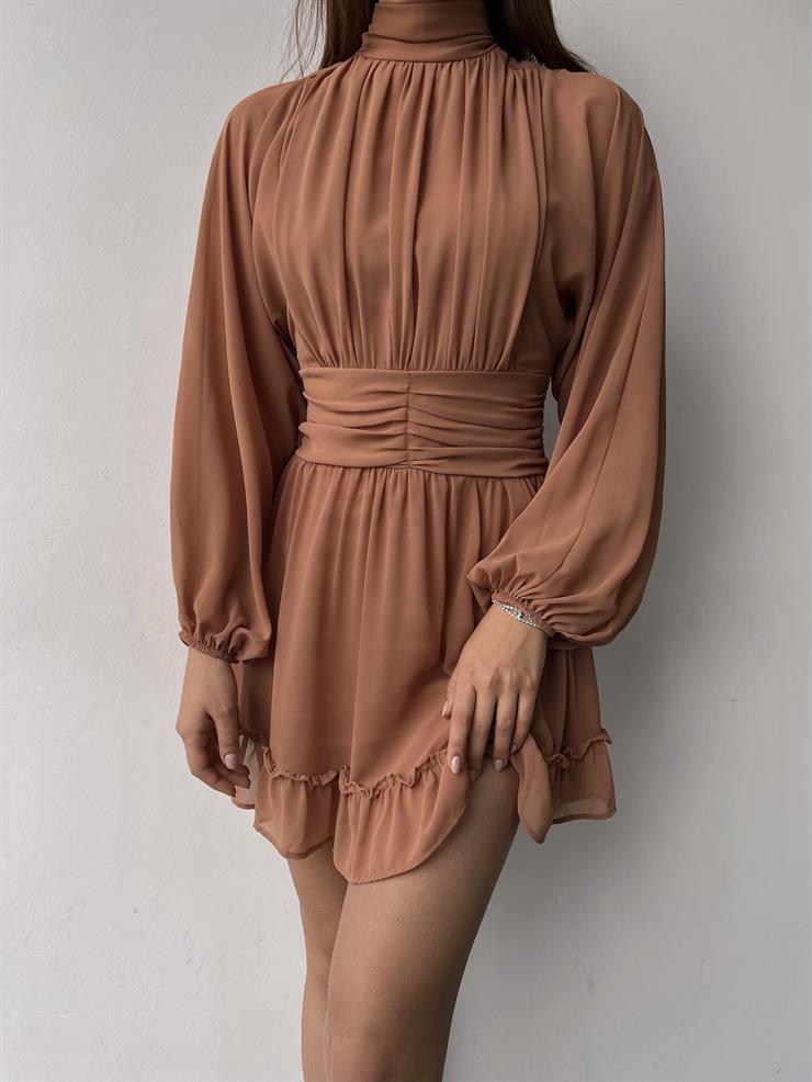 Boğazlı Etek Ucu Fırfırlı Uzun Tül Kol Penny Kadın Kısa Camel Elbise 23K000313