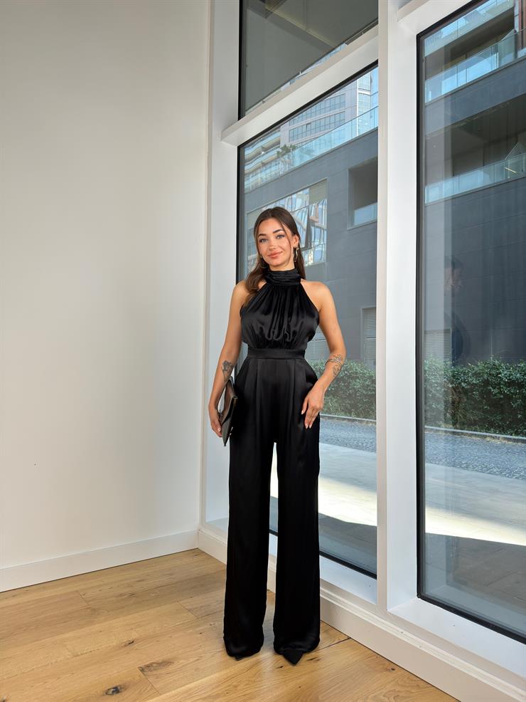 Boğazlı Kolsuz Drape Detaylı Bol Paça Rivaldo Kadın Siyah Tulum 24Y119