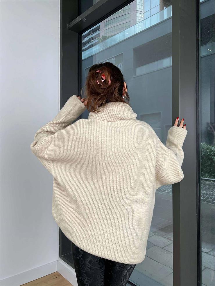 Boğazlı Oversize Allan Kadın Bej Kazak 24k428