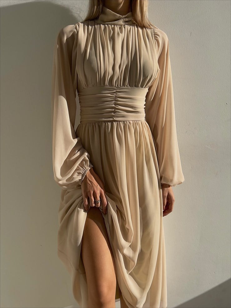 Boğazlı Uzun Tül Kol Belden Oturtmalı Rober Kadın Bej Midi Boy Elbise 23K000155