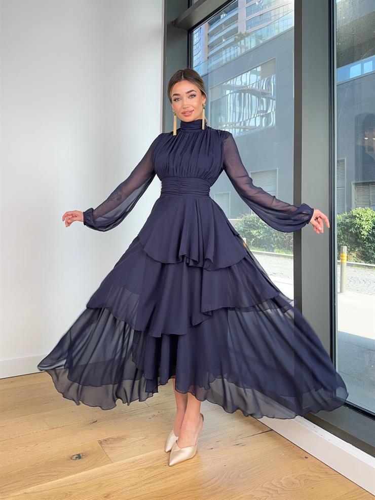 Boğazlı Uzun Tül Kol Önü Ve Beli Drape Detaylı Eteği Katlı Alicia Kadın Lacivert Elbise 24k000156