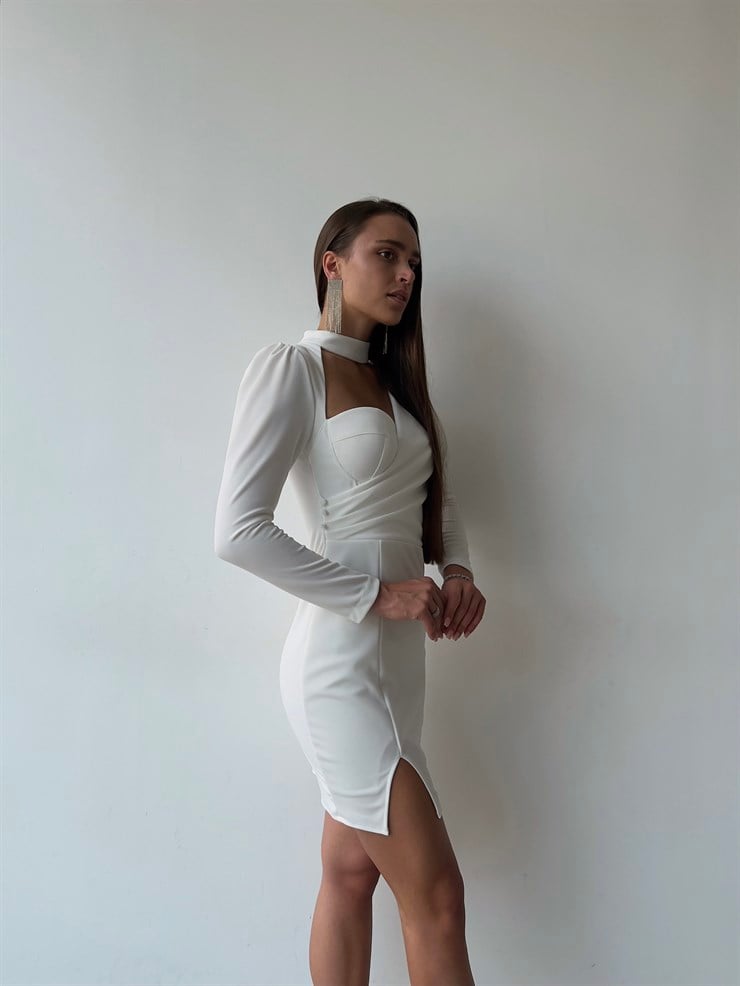 Boyun Detay Kruvaze Yaka Beli Düğme Detaylı Uzun Kollu Yırtmaçlı Nicoli Kadın Beyaz Mini Elbise 23K000044