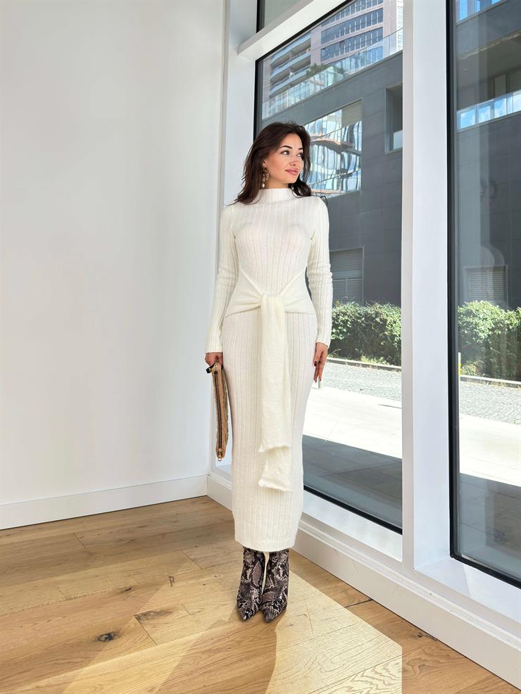 Yarım Balıkçı Yaka Önden Bağlama Detaylı Branko Ekru Kadın Triko Elbise 25K296