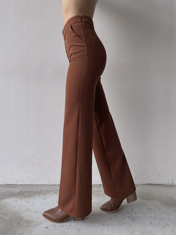 Bol Paça Yanları Cepli Brita Kadın Kahve Pantolon 22K000170