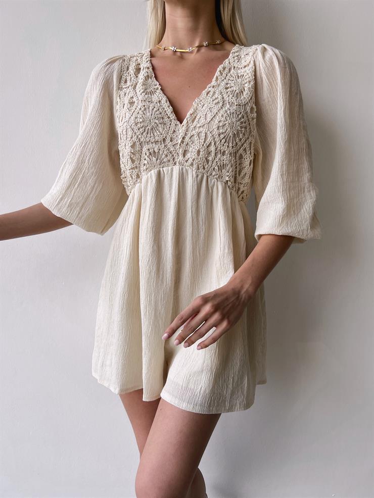 V Yaka Brunei Kadın Vizon Önü Dantel Detaylı Mini Tulum 23Y000404