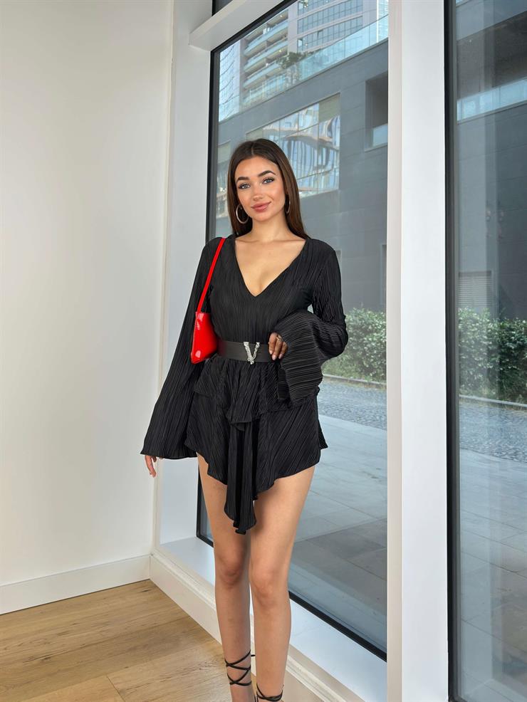 V Yaka uzun Kol Eteği Katlı Beli Kemerli Brunloni Kadın Siyah Piliseli Mini Şortlu Elbise 24Y674
