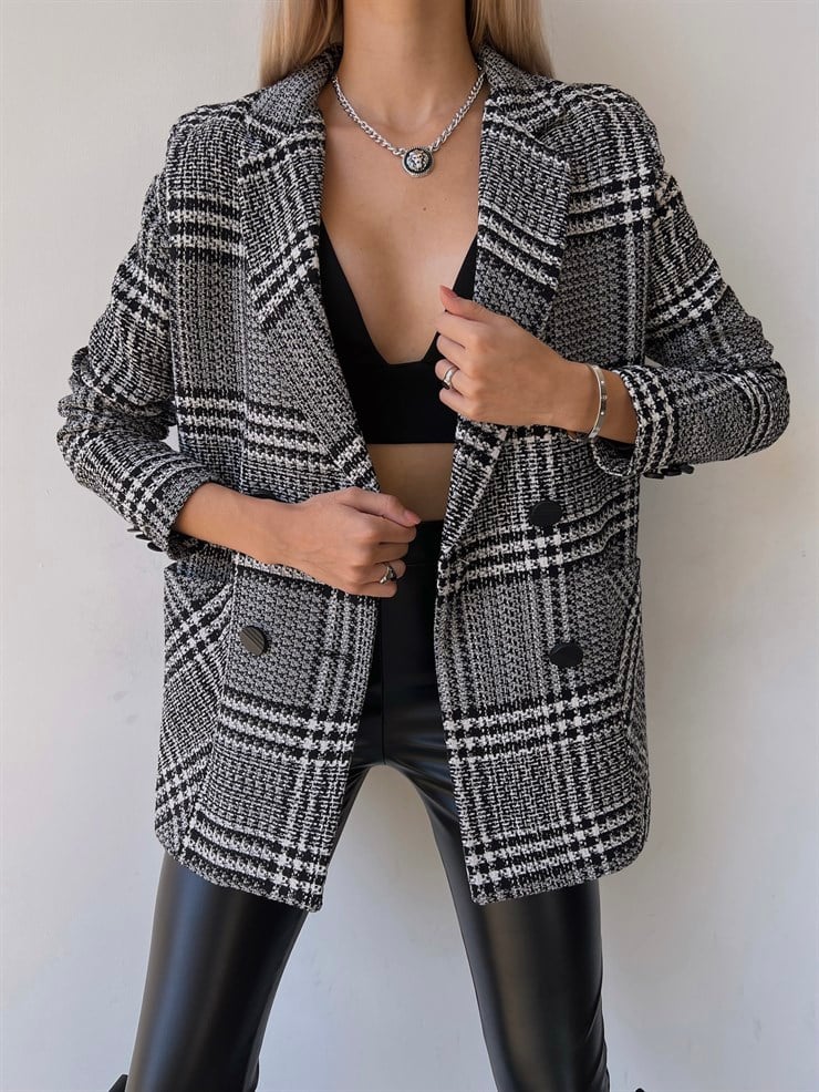 Büyük Cepli Önü Düğme Kapamalı Naptunus Kadın Siyah Kare Ekose Tüvit Ceket 23K000085