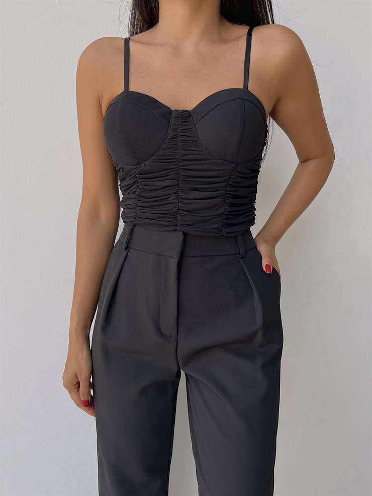 Büzgülü İnce Askı Göğüs Kuplu Orsa Kadın Siyah Bluz 22Y000457