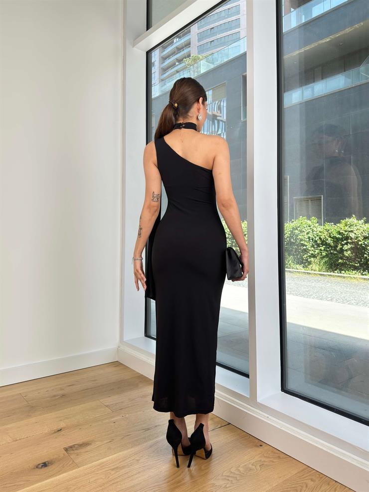 Tek Omuz Gül Detaylı Cajsa Kadın Siyah Elbise 24Y635