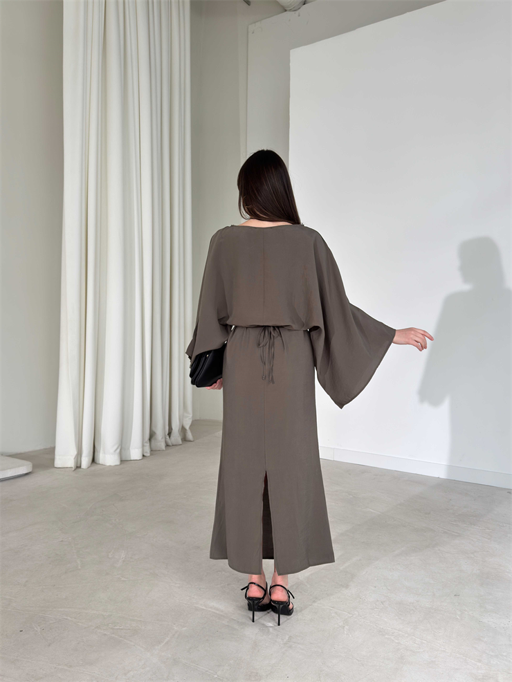 Geniş Kol Kendinden Kuşaklı Maxi Haki Carolyn Kadın Elbise 26Y183