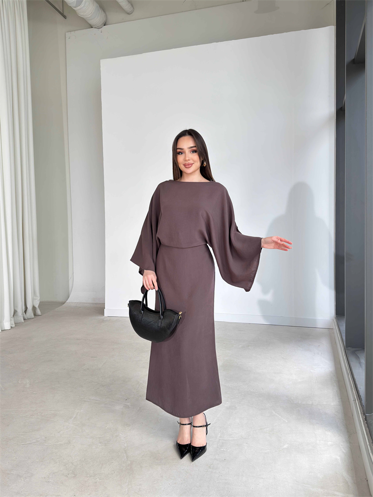 Geniş Kol Kendinden Kuşaklı Maxi Kahverengi Carolyn Kadın Elbise 26Y183