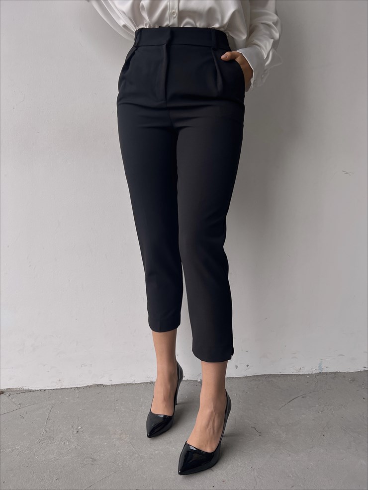 Yanları Cepli Carolyn Kadın Siyah Pantolon 22Y000069