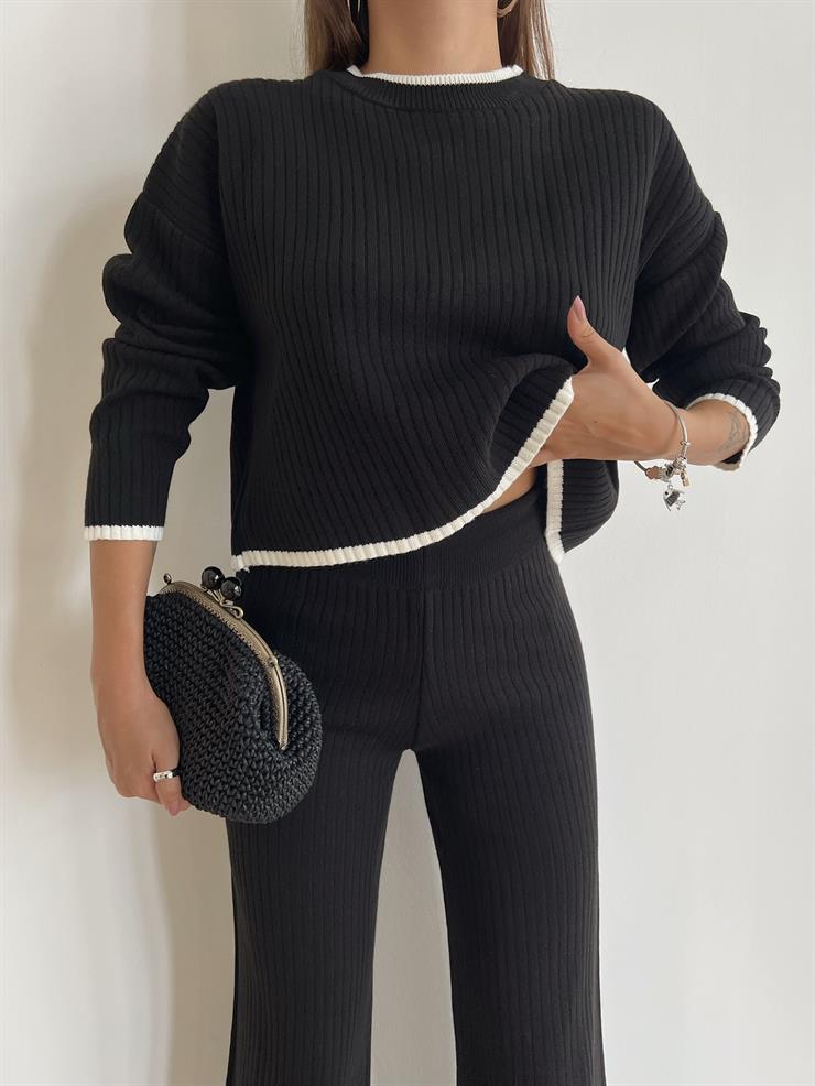 Bisiklet Yaka Crop Paçası Yırtmaçlı Bol Pantolon Cavalo Kadın Çizgili Siyah Triko Takım 24k000070