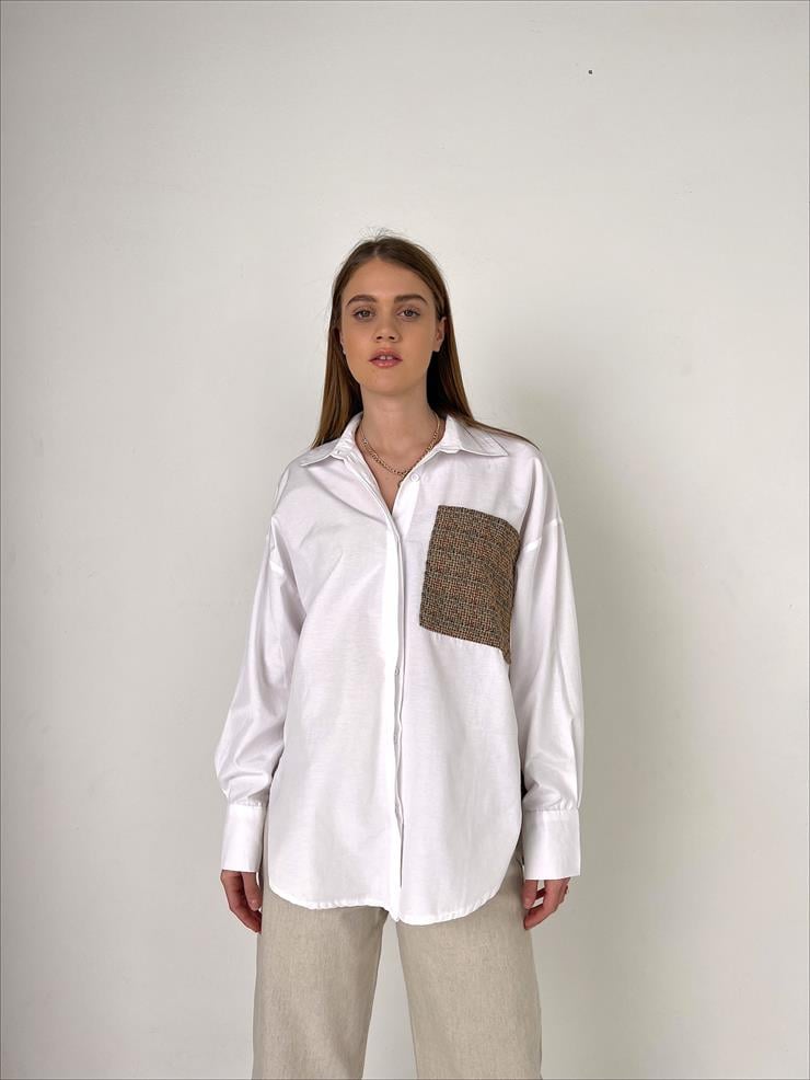 Oversize Önü Cep Detaylı Arka Kısmı Hayvan Figürlü Cenga Kadın Beyaz Gömlek 23Y000111