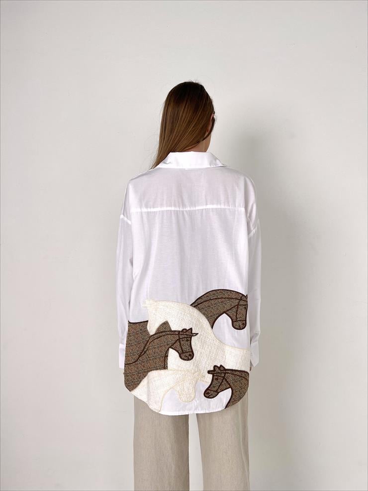 Oversize Önü Cep Detaylı Arka Kısmı Hayvan Figürlü Cenga Kadın Beyaz Gömlek 23Y000111