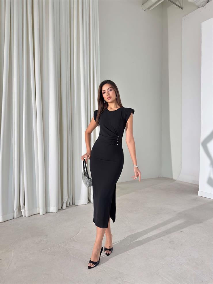 Düğme Detaylı Vatkalı Drapeli Yırtmaçlı Cenkli Siyah Kadın Elbise 26K394