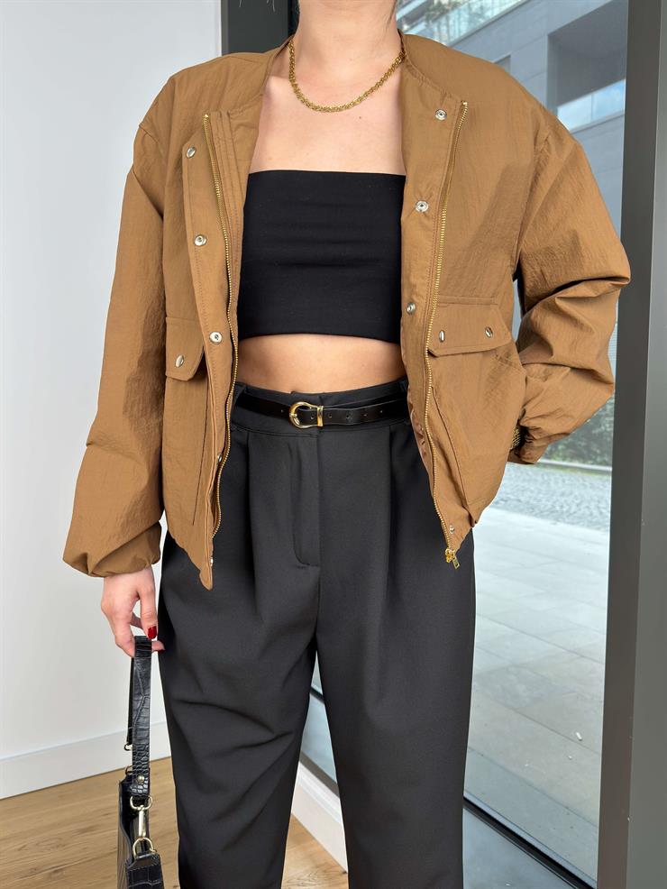 Büyük Cepli Önü Fermuar Kapamalı Cesiy Taba Kadın Bomber Ceket 25Y036