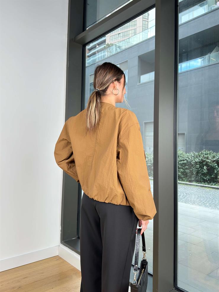 Büyük Cepli Önü Fermuar Kapamalı Cesiy Taba Kadın Bomber Ceket 25Y036