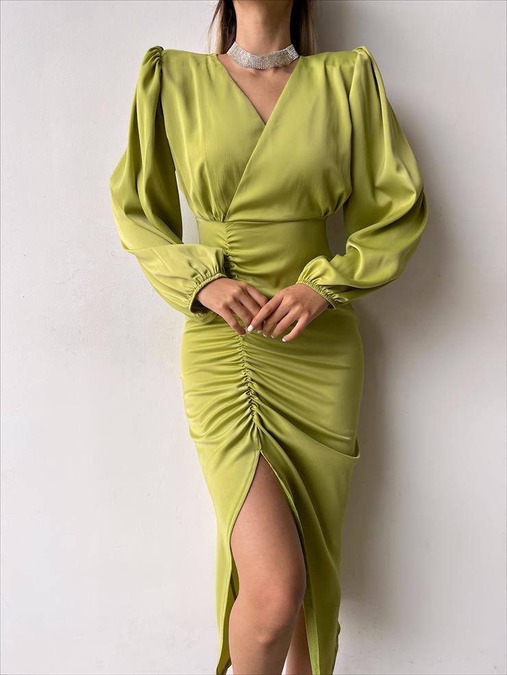 Saten Midi Önden Büzgülü Ve Yırtmaçlı Christina Kadın Fıstık Yeşili Elbise 22K000547