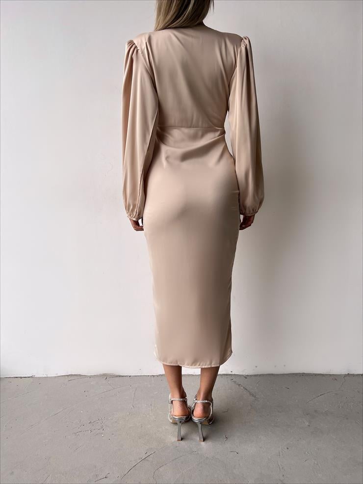 Saten Midi Önden Büzgülü Ve Yırtmaçlı Christina Kadın Bej  Elbise 22K000547