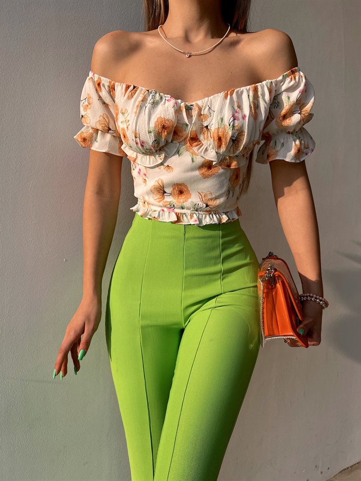 Çiçekli Açık Omuz Volanlı Avery Kadın Turuncu Crop Bluz 22Y000020