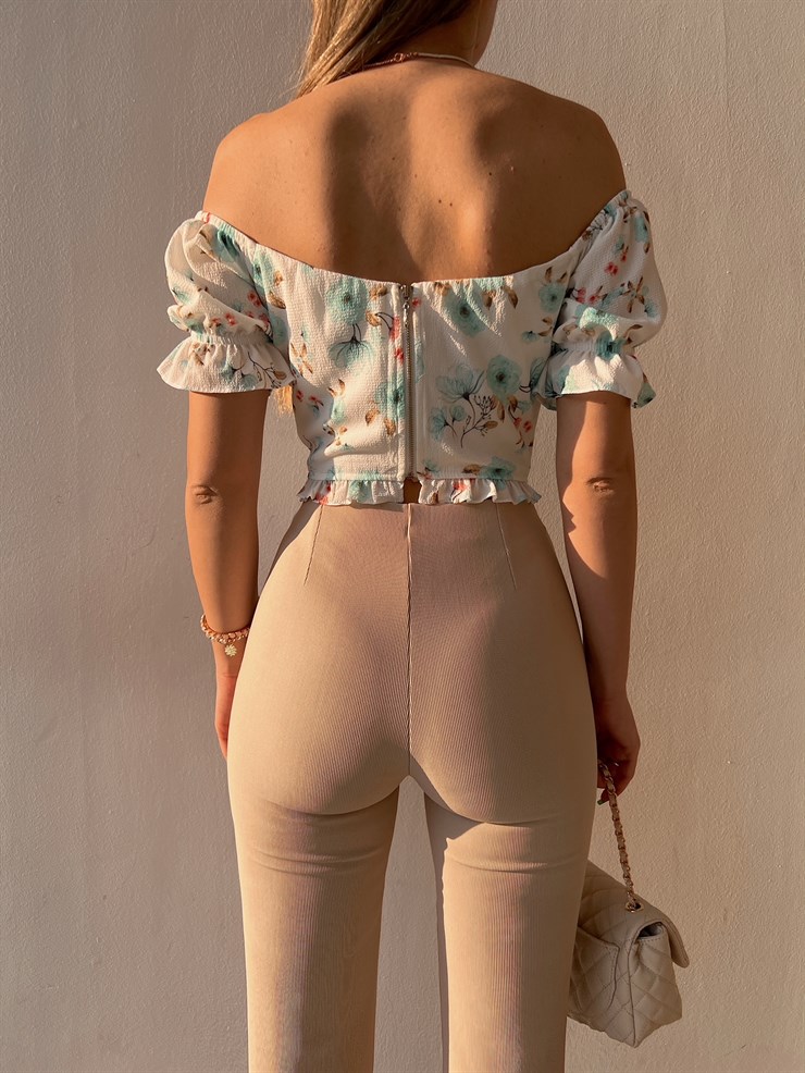 Çiçekli Açık Omuz Volanlı Avery Kadın Yeşil Crop Bluz 22Y000020