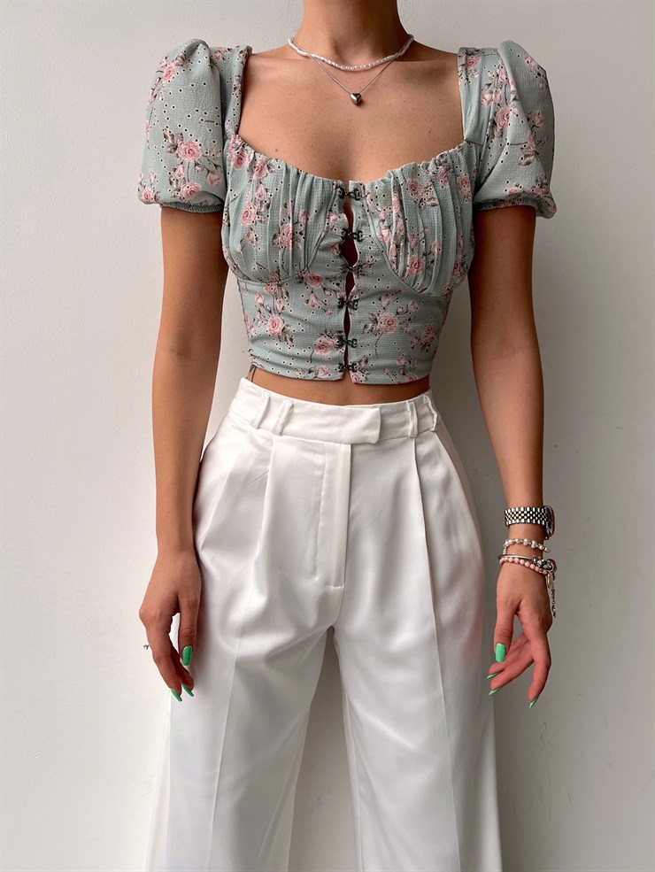 Çiçekli Agraf Kapamalı Göğüs Drapeli Helena Kadın Yeşil Crop Bluz 22Y000034