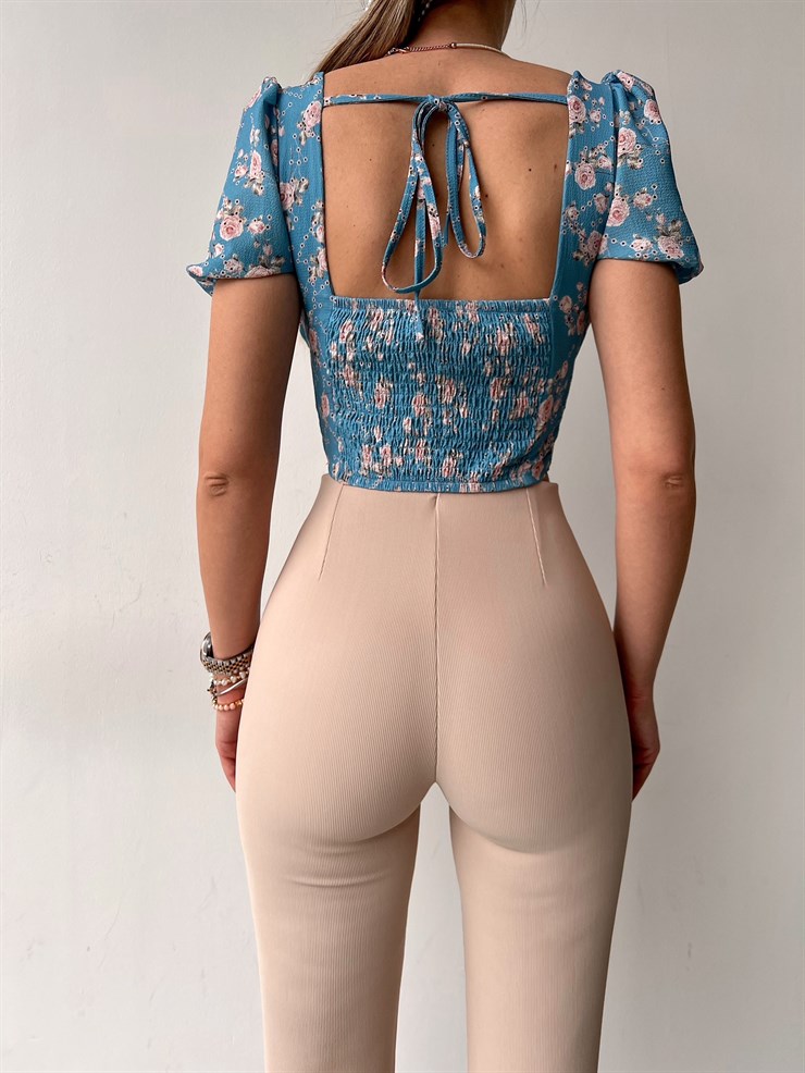 Çiçekli Agraf Kapamalı Göğüs Drapeli Helena Kadın Mavi Crop Bluz 22Y000034