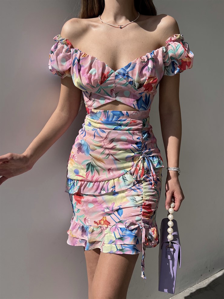 Çiçekli Göbek Pencere Detaylı Fırfırlı  Aden Kadın Pembe Elbise 22Y000217