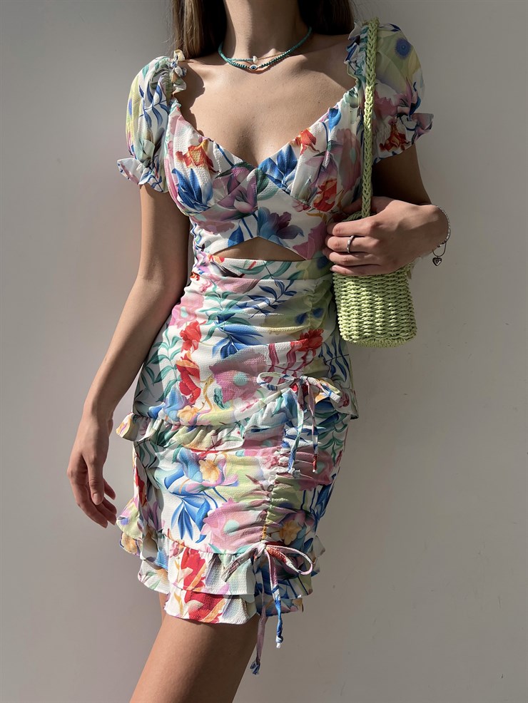 Çiçekli Göbek Pencere Detaylı Fırfırlı  Aden Kadın Beyaz Elbise 22Y000217