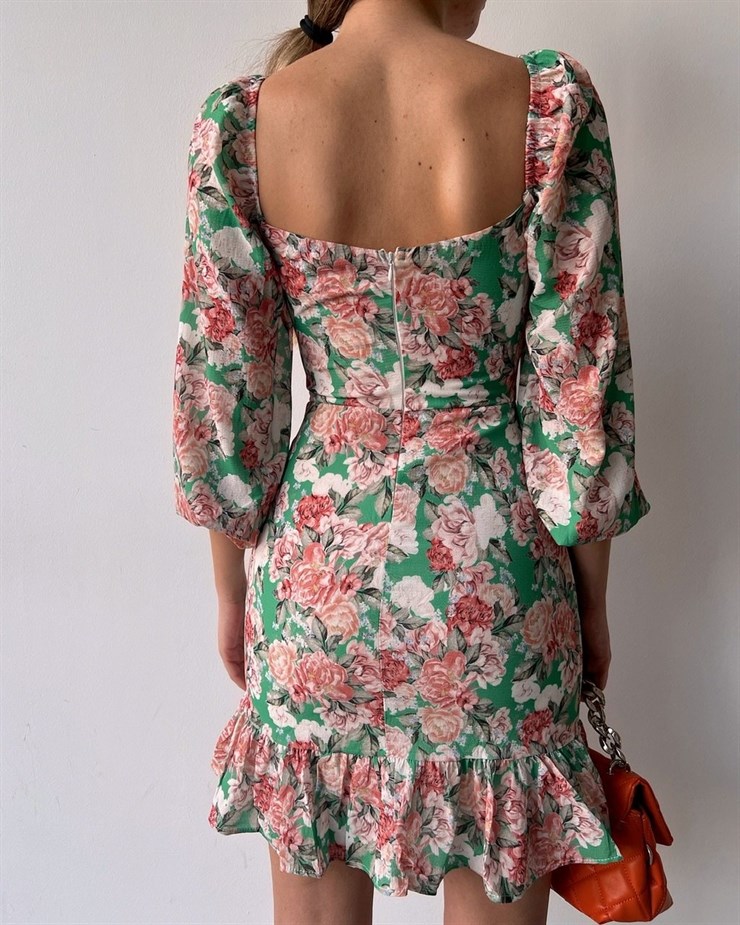 Çiçekli Göğüsü Pencere Detay Eteği Volanlı Reyna Kadın Yeşil Elbise 22K000534