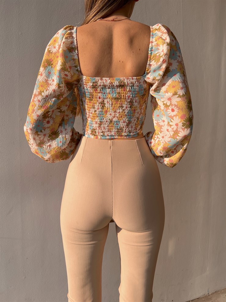 Çiçekli Yakası Bağcıklı Ve Volanlı Dulce Kadın Sarı Crop Bluz 22K000532