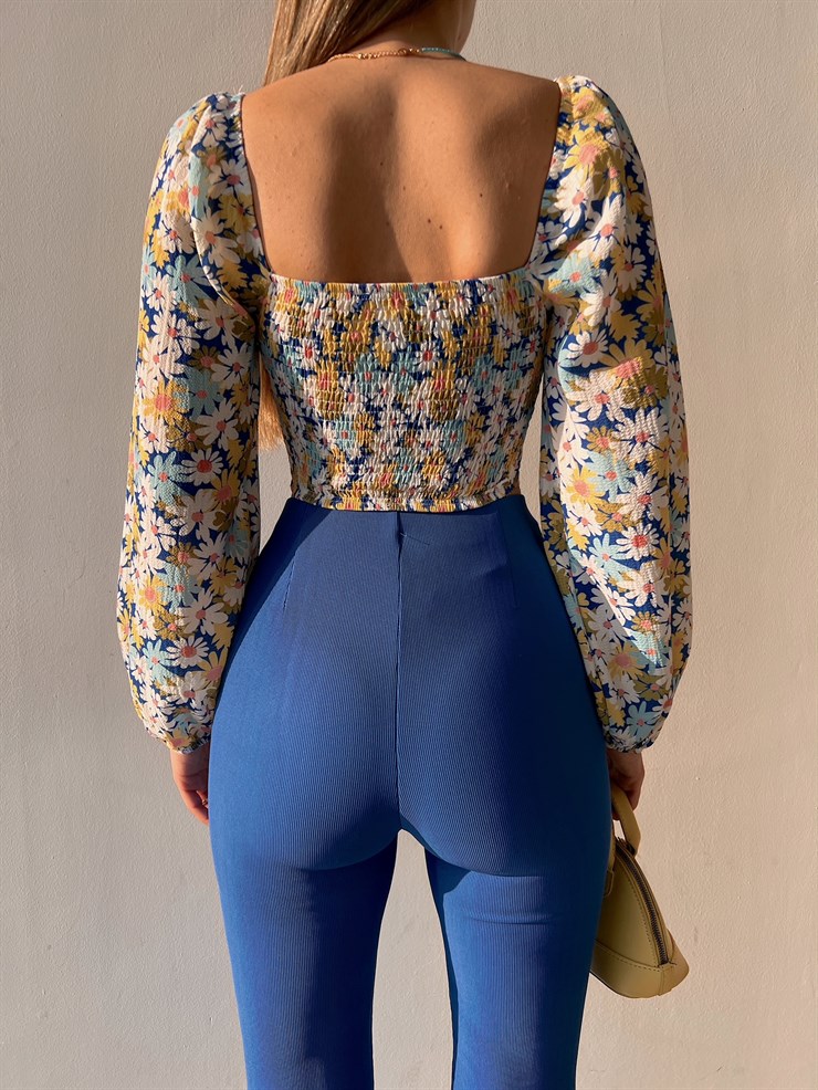 Çiçekli Yakası Bağcıklı Ve Volanlı Dulce Kadın Mavi Crop Bluz 22K000532