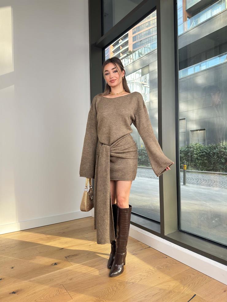 Kayık Yaka Uzun Kol Önden Bağlama Detaylı Corbus Vizon Kadın Triko Mini Elbise 25K491