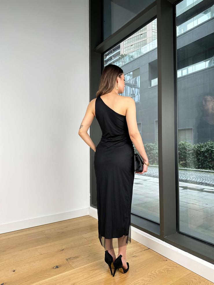 Tek Omuz Askılı Aksesuar Detaylı Drapeli Coza Siyah Kadın Elbise 25Y057