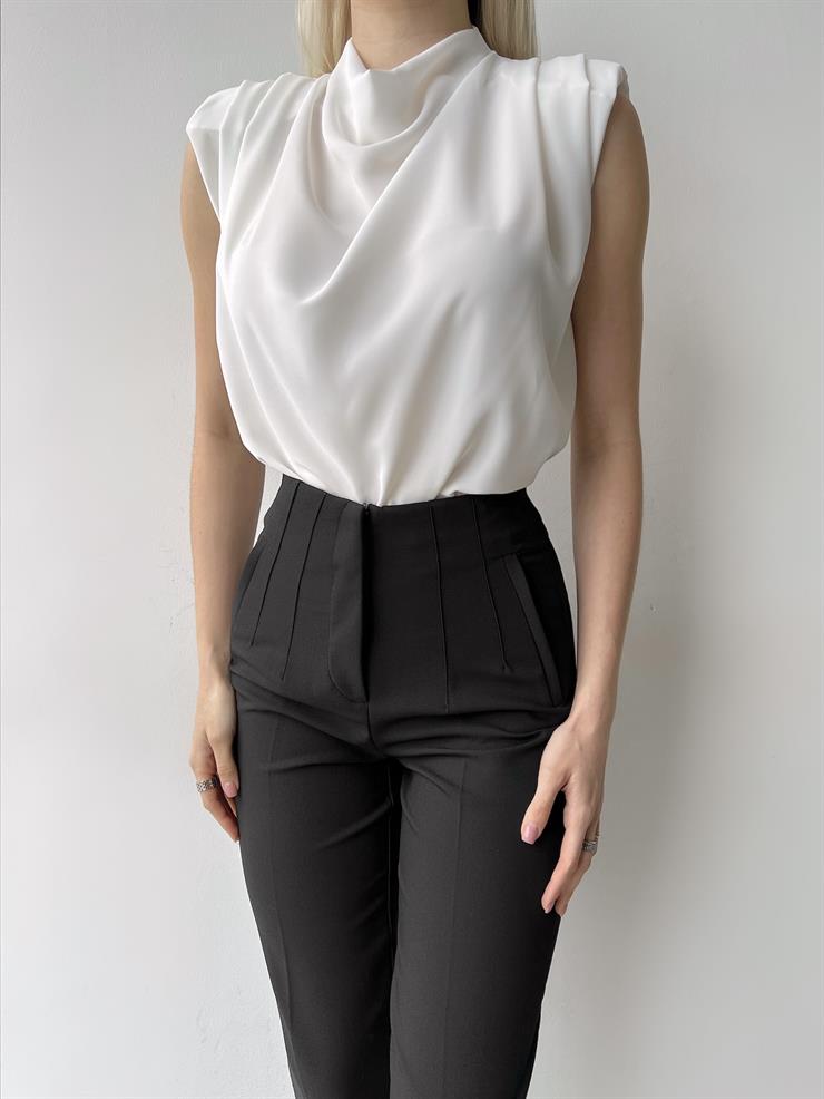 Yarım Balıkçı Yaka Sıfır Kol Crane Kadın Beyaz Omuz Vatkalı Bluz 23Y000223