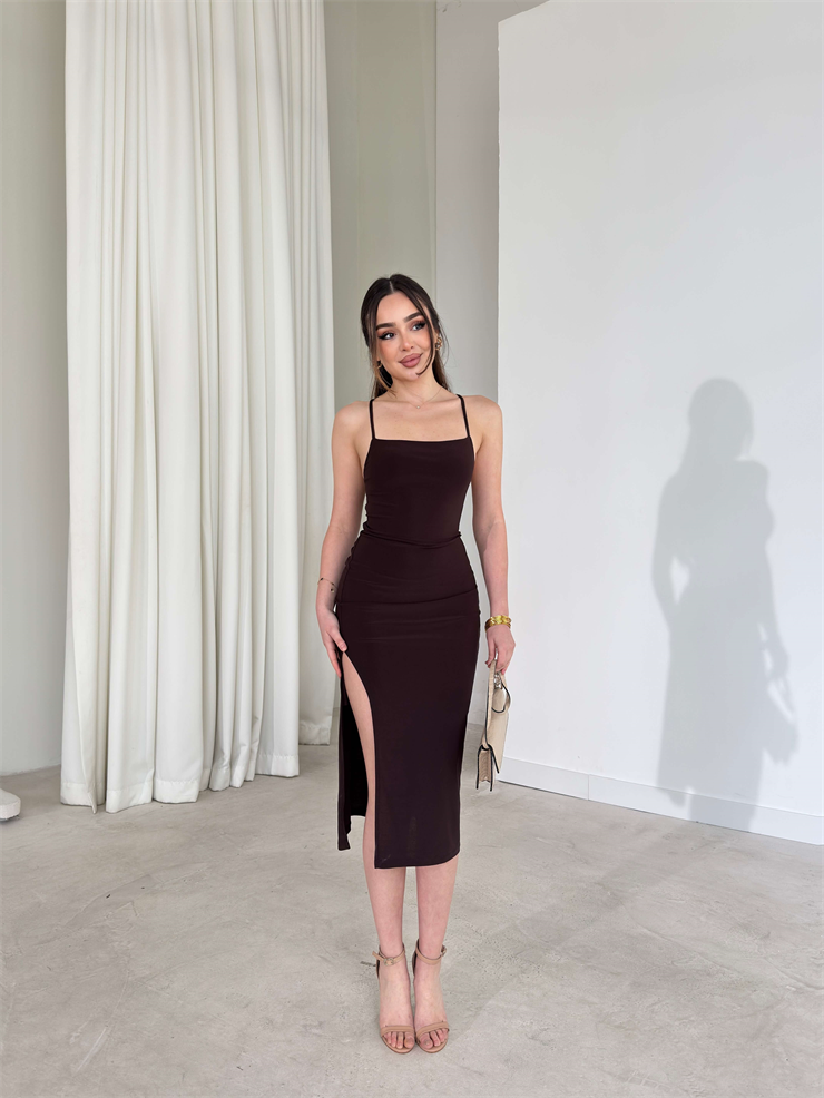 Sırtı İp Bağlamalı Arkası Drapeli Yırtmaçlı Dafi Kahve Kadın Elbise 26Y100